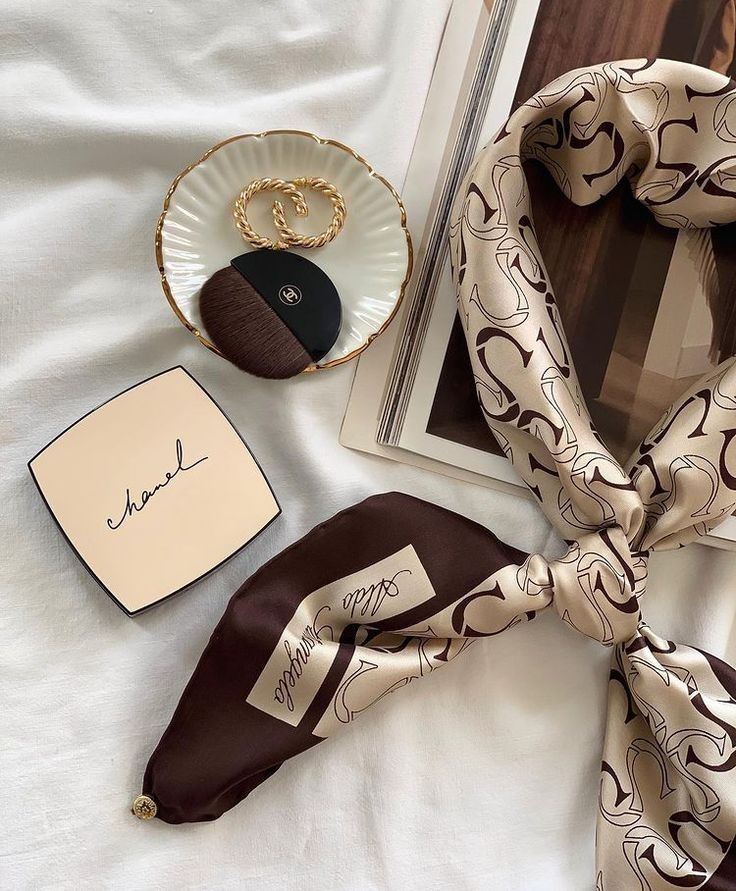 🜲 ... 𝘳𝘰𝘺𝘢𝘭𝘵𝘺 runs in her heart, 공주처럼 빛나. tweet media