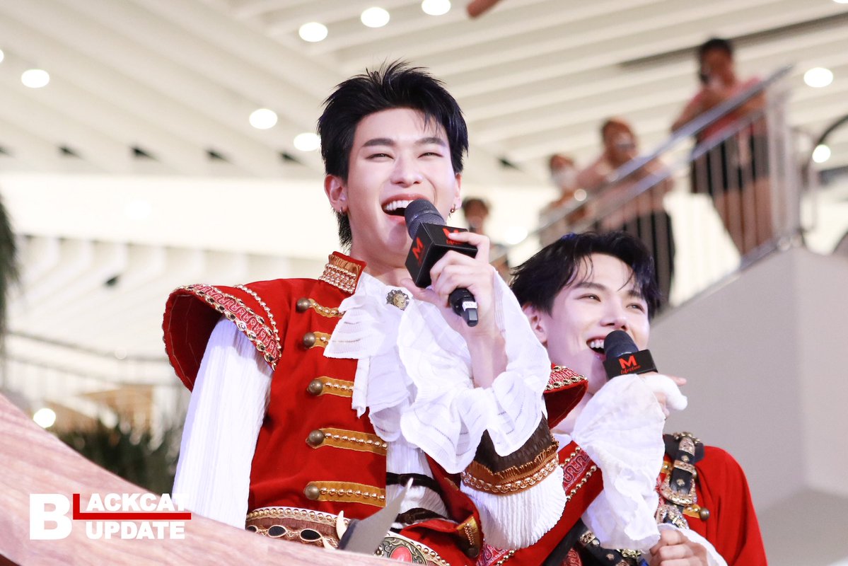 “ออฟโรด กันตภณ” 🏝️🏴‍☠️ กัปตันสุดหล่อ ในงาน M TREASURE ISLAND สลัดร้อน ลุยเกาะมหาสมบัติ

DaouOffroad  At The Mall Bangkapi  
#ออฟโรด #OffroadKTP
#TheMallMTreasureIslandxDaouOffroad
#THEMALLLIFESTOREMTREASUREISLAND