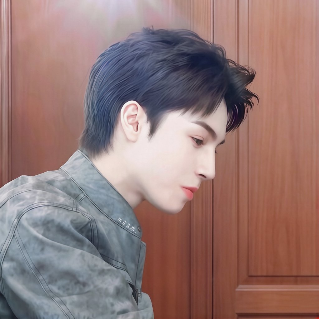 mililimi_'s tweet photo. 260316
😚😚
#charlie #찰리 #charliemullis 
#SMTR25 https://t.co/7YHft3efmV