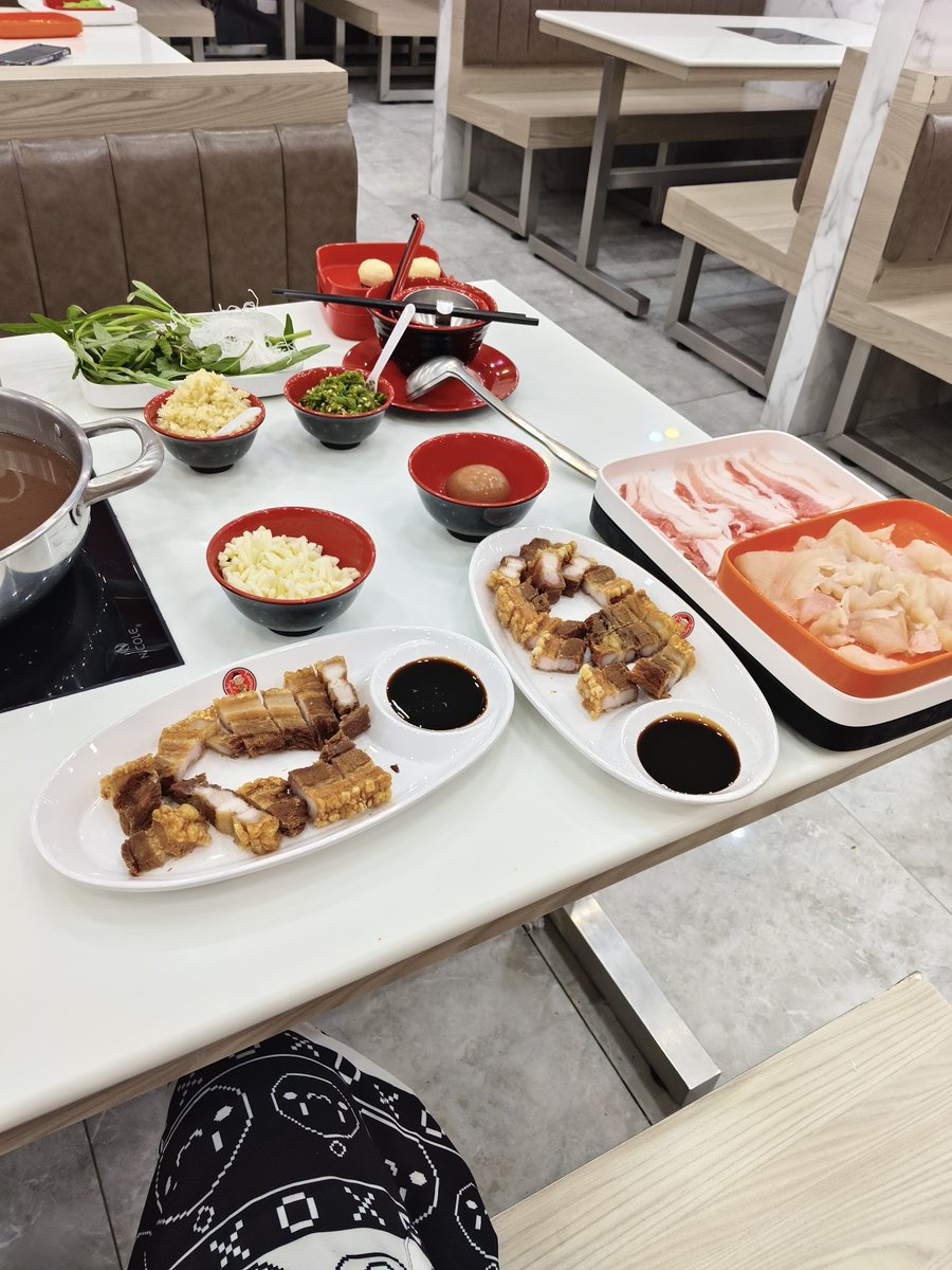 Prachameow's tweet photo. @Aosora_Popo เอาใหม่ๆ จริงๆเรากินตี๋น้อยมาคับ แต่กินแบบ  Solo นะ พอดีไม่มีคนไปด้วย 🥲 https://t.co/FNMLBbmb69