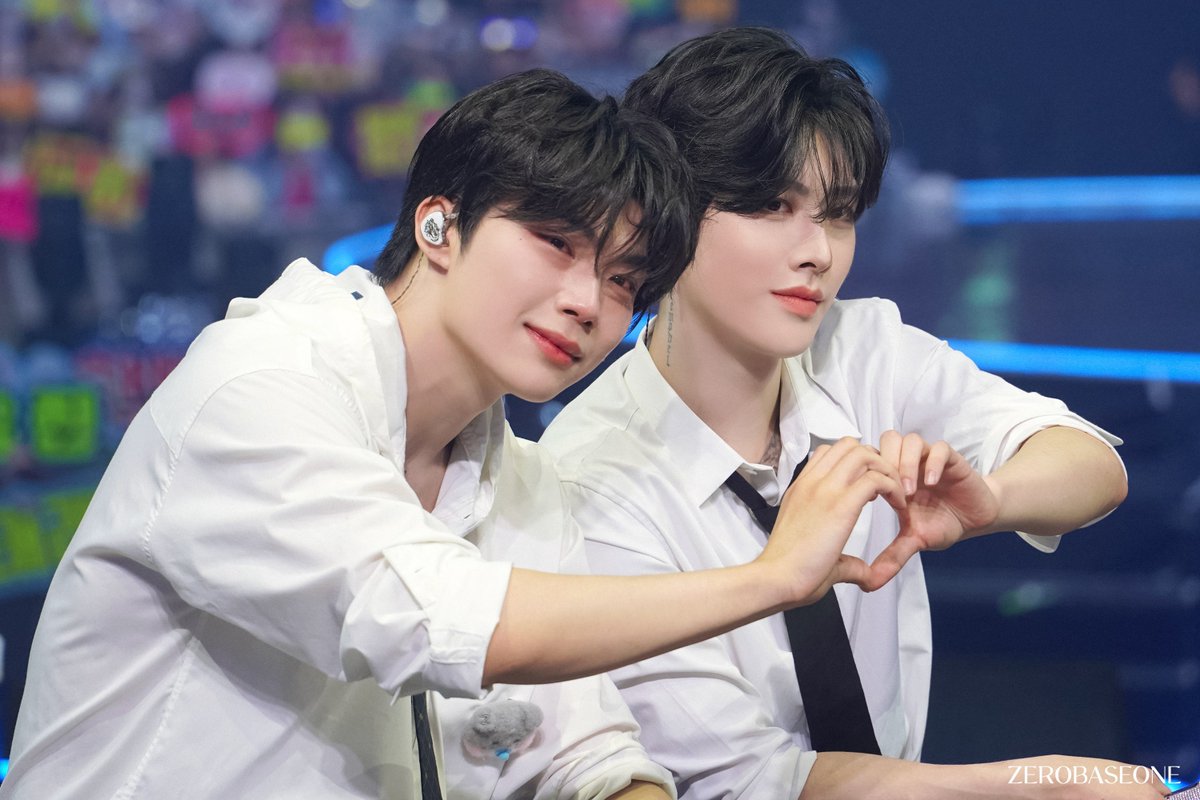 rikigonu's tweet photo. thank you for your service ndouble’s ricky and zerobaseone’s gunwook 💭💙 https://t.co/UlbneUv4i9