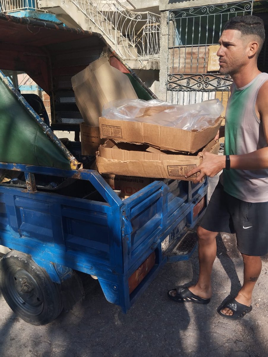 <a href="/DiazCanelB/">Miguel Díaz-Canel Bermúdez</a> <a href="/MindusIndustria/">Ministerio de Industrias de Cuba</a> <a href="/calidadermp/">ERMP Isla de la Juventud</a> <a href="/MPrimasHolguin/">Empresa de Materias Primas Holguín</a> <a href="/ERMPLH/">Emp. de Recuperación de Materias Primas La Habana</a> <a href="/ermpvc/">Emp. Recuperación de Materias Primas Villa Clara</a> <a href="/ERMPCamaguey/">ERMP Camagüey</a> <a href="/ERMPMayabeque/">Mayabeque Recicla</a> <a href="/Eduardo700220/">Eduardo Gonzalez Contreras.</a> 📦 Cada caja reutilizada y cada kilo de cartón reciclado ♻️ significa menos basura en vertederos y más oportunidades para la industria nacional 🇨🇺. ¡Todo suma!
#Reciclar #Cuba #CubaEstáFirme #CubaVencerá #CubaEsRevolución #CubaRecicla