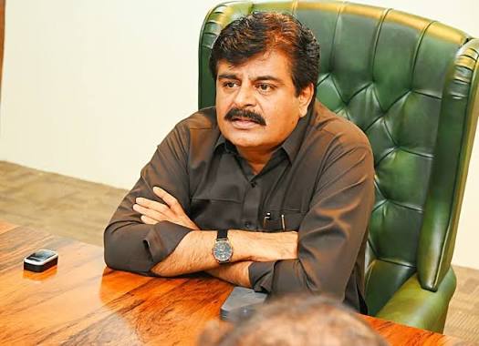 جناب،سائين <a href="/sardarshah1/">Sardar Shah</a> ضلع لاڑکانہ میں 28 فروری 2025 کو تعینات ہونے والے بقیہ 88 اساتذہ کو عید پر بھی تنخواہ نہیں دی جا سکی۔ اساتذہ عید کے موقع پر بھی غربت کی زندگی گزارنے پر مجبور ہیں۔ 13 ماہ سے ڈی ای او بنیادی اعتراض کا حوالہ دے کر HR سے ڈیٹا بیس کو صاف نہیں کر سکا۔