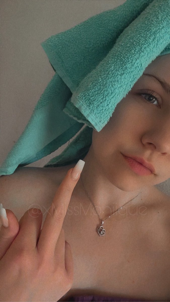 Schönen Mittelfinger-Mittwoch!✨

Frisch aus der Dusche  
und schon wieder denke ich daran, wie gut dein Geld bei mir aufgehoben ist.💸

Zögere nicht &amp;‘ sende, was mir zusteht. Ich passe auch gut drauf auf, versprochen!🤭

#herrin #findom #moneydom #paypig #finsub #retweet