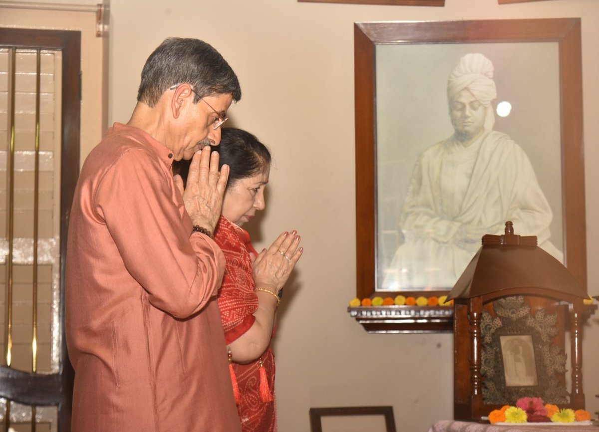 Visited Belur Math and offered prayers to Bhagwan Shri Ramakrishna Paramhans, Maa Saarda and Swami Vivekananda. Feeling blessed to spend some time in the holy premises where Swami Vivekananda Ji lived, taught and spread the light of the Vedas, the light of universal brotherhood