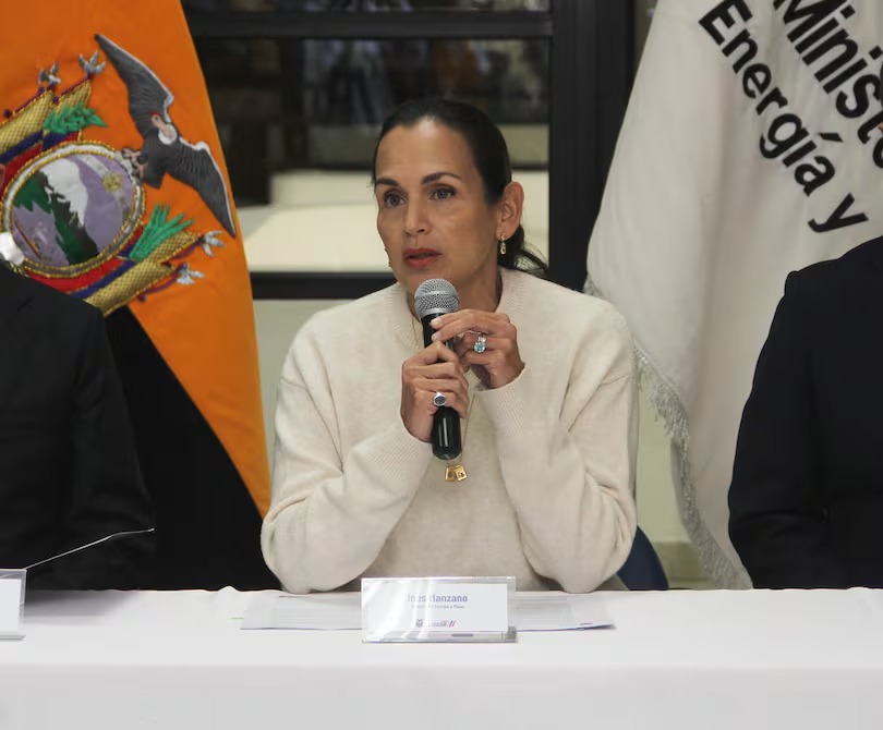 eluniversocom's tweet photo. Servicio eléctrico en #SantaElena será normal desde este sábado 21 de marzo, afirmó la ministra #InésManzano https://t.co/42Xn5kNIxv https://t.co/gjr16mqrot