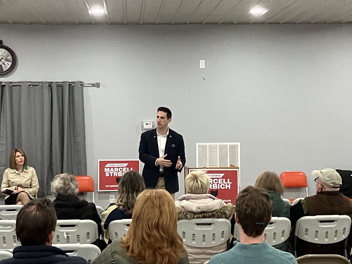 marcellstrbich's tweet photo. I spoke with a group of informed and passionate Pickaway County residents in Ashville, Ohio. What I'm seeing is that our local and state governments are ignoring the priorities everyday people want them to address. It's time for accomplished political outsiders to step up &amp; lead. https://t.co/IHQ49lPF53