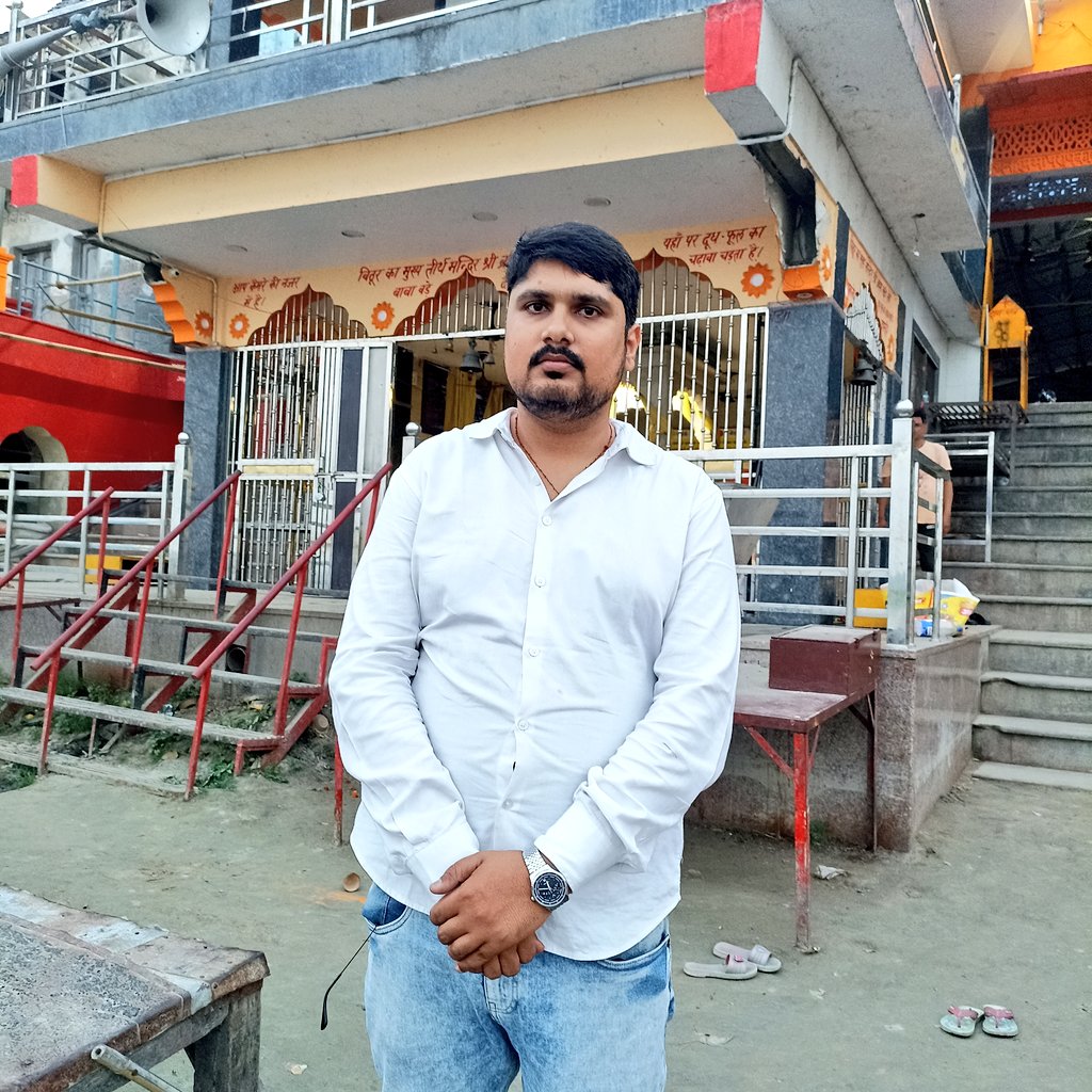 ShashankApnaDal's tweet photo. ब्रह्मावर्त समं क्षेत्रे नास्ति भूमंडले क्वचित।

आज जनपद कानपुर नगर प्रवास के दौरान ब्रह्मावर्त, बिठूर में विश्व के केंद्र बिन्दु ब्रह्मा जी की खूंटी एवं विश्व जागृति मिशन (वीजेएम) के संस्थापक श्री सुधांशु जी महाराज के आश्रम पर आशीर्वाद प्राप्त कर आह्लादित हुआ। https://t.co/WOgHTvvFkf
