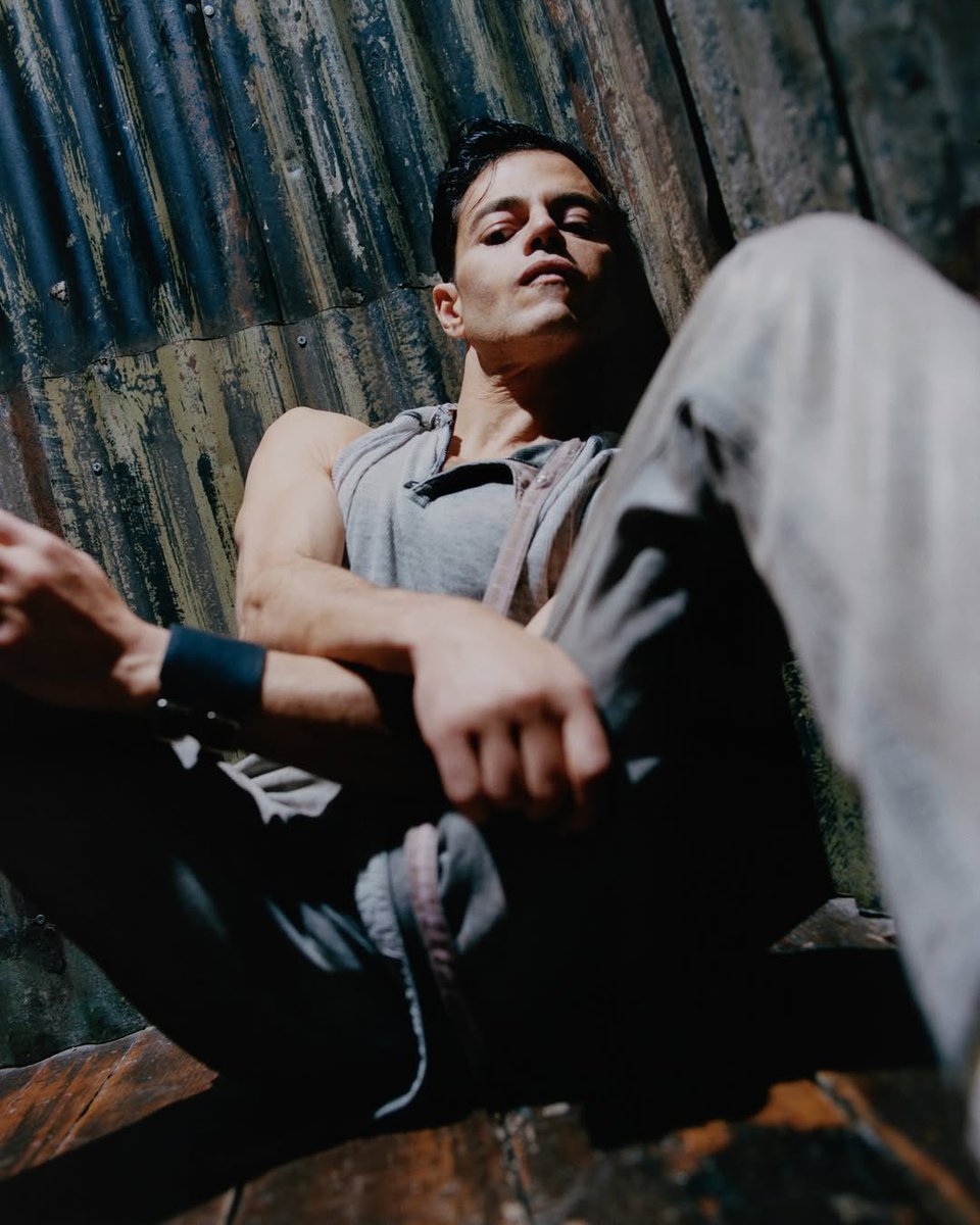 RamiMalek_br's tweet photo. Nova foto de Rami para a revista @crfashionbook 
Foto by Erika Kamano
#ramimalek #ysl #prada #cartier #crfashionbook https://t.co/5mDaQXxkXo
