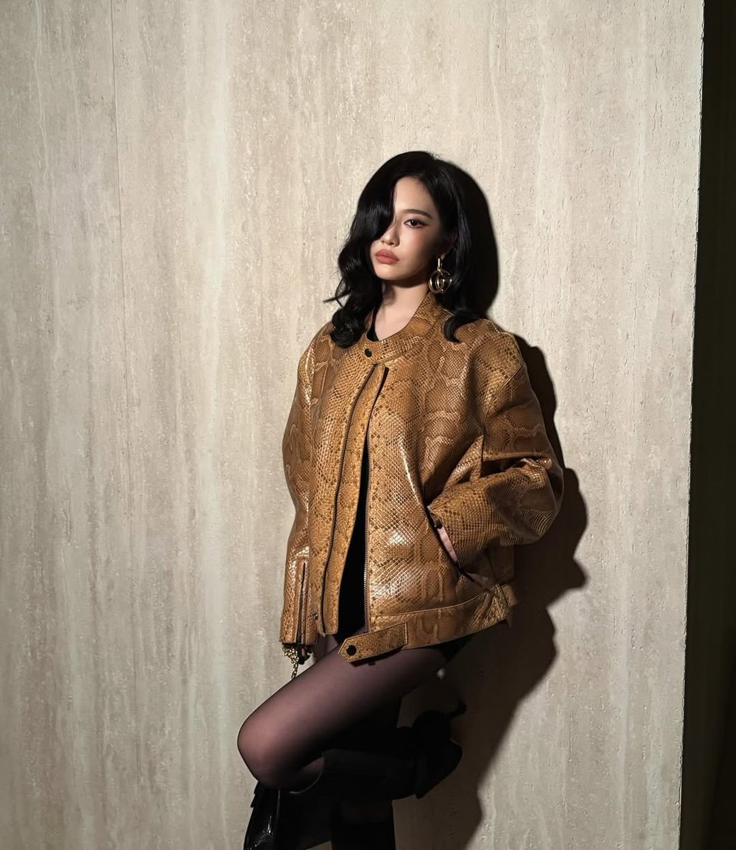 ninmnings's tweet photo. .. sorry for being hot and pretty idk what's wrong with me. #GucciPrimavera https://t.co/zBpmdXlLRs