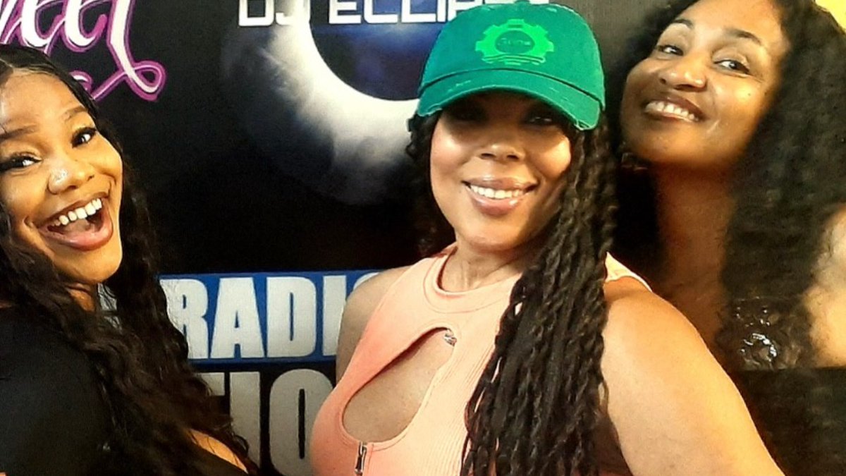 Unsigned Artist Hangout tweet media