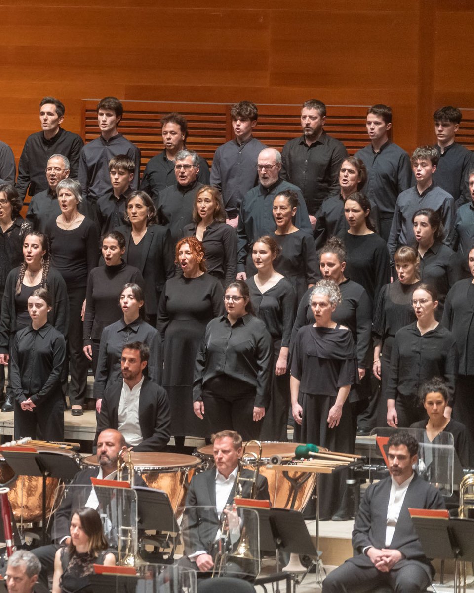euskadiorkestra's tweet photo. ¡Hoy es el último! Tras el gran trabajo realizado durante los últimos meses hoy se pone punto final a esta emocionante segunda edición de 'Abestu Euskadiko Orkestrarekin'. Aún quedan unas pocas entradas para disfrutar hoy del coro ciudadano en @KursaalDonostia. ¡No te lo pierdas! https://t.co/OcoJ5CkZ1K