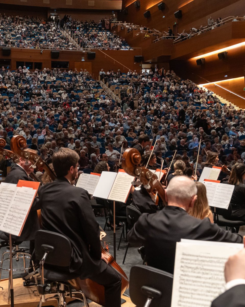 euskadiorkestra's tweet photo. ¡Hoy es el último! Tras el gran trabajo realizado durante los últimos meses hoy se pone punto final a esta emocionante segunda edición de 'Abestu Euskadiko Orkestrarekin'. Aún quedan unas pocas entradas para disfrutar hoy del coro ciudadano en @KursaalDonostia. ¡No te lo pierdas! https://t.co/OcoJ5CkZ1K