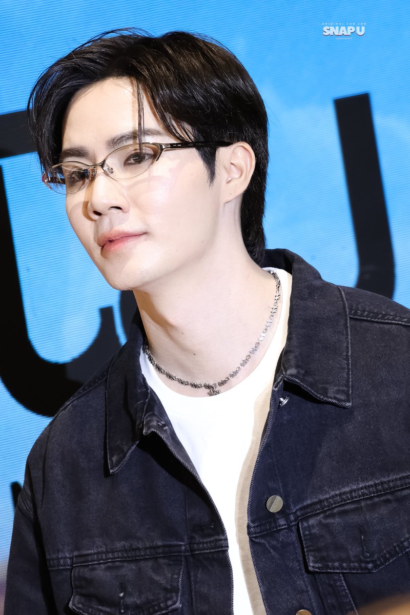 วับวาว วาววับ สว่างวาบบบง

Robinson x Zee Nong Zon

#RobinsonSummerFestxZee 
#ZeePruk <a href="/zee_pruk/">Z</a> 
#BabyNongZon <a href="/NongZon_Domundi/">NongZon</a> 

「ROBINSON SUMMER FEST」
| 18 MAR 26 |