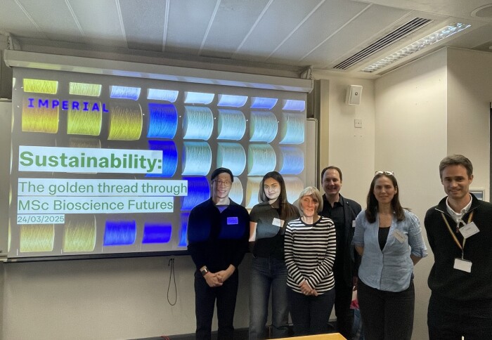 MRWeatherburn's tweet photo. @wildtypehuman 🙏 It was a joy to present at last year's event (see pic) and look forward to doing so next week!

📰https://t.co/yNA87bG2J6 /end https://t.co/uNB5WfR500
