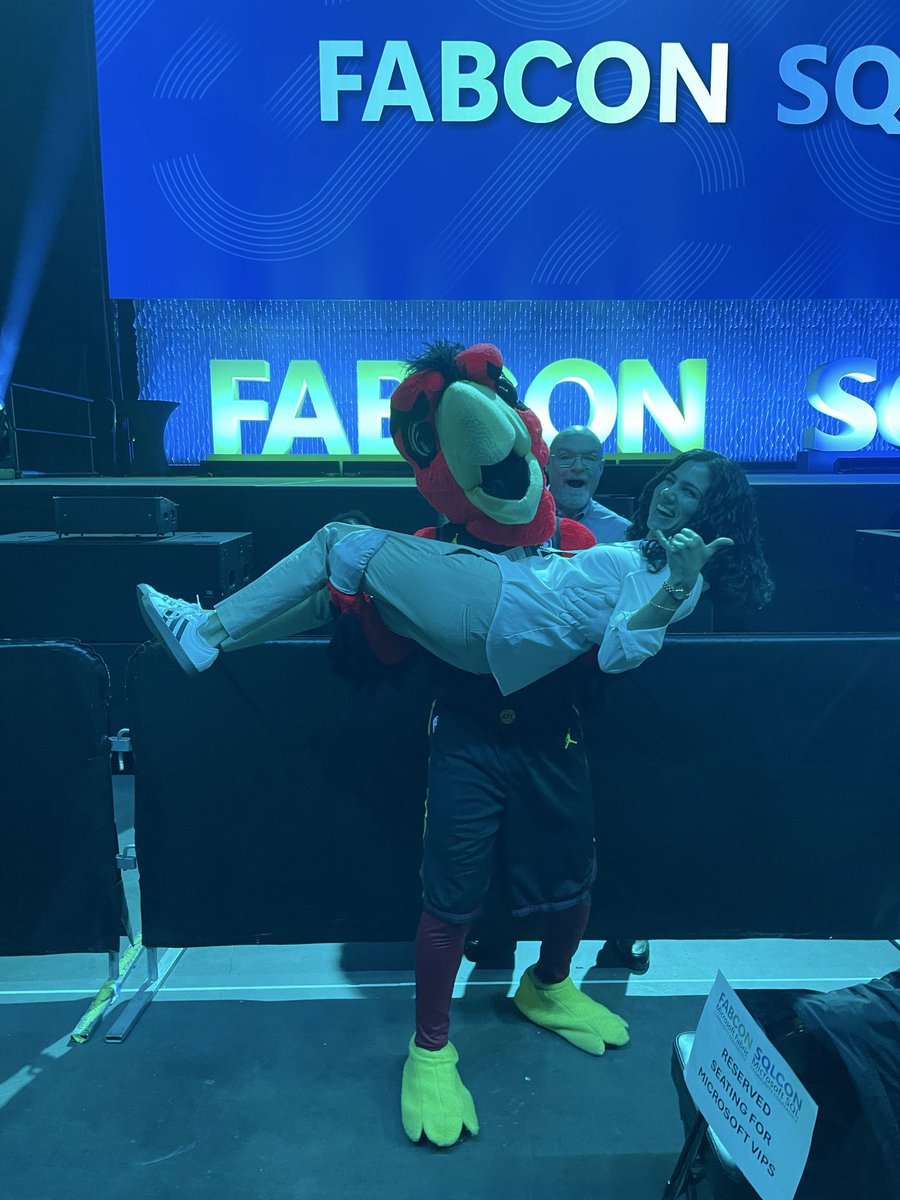 Anna Hoffman tweet media