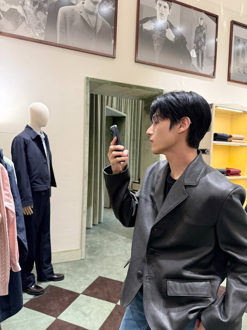 selfolssi ♤ tweet media