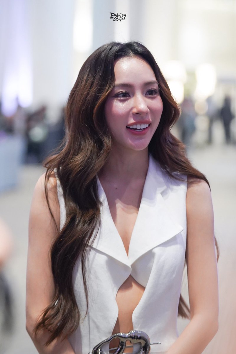 EnjoyLight tweet media