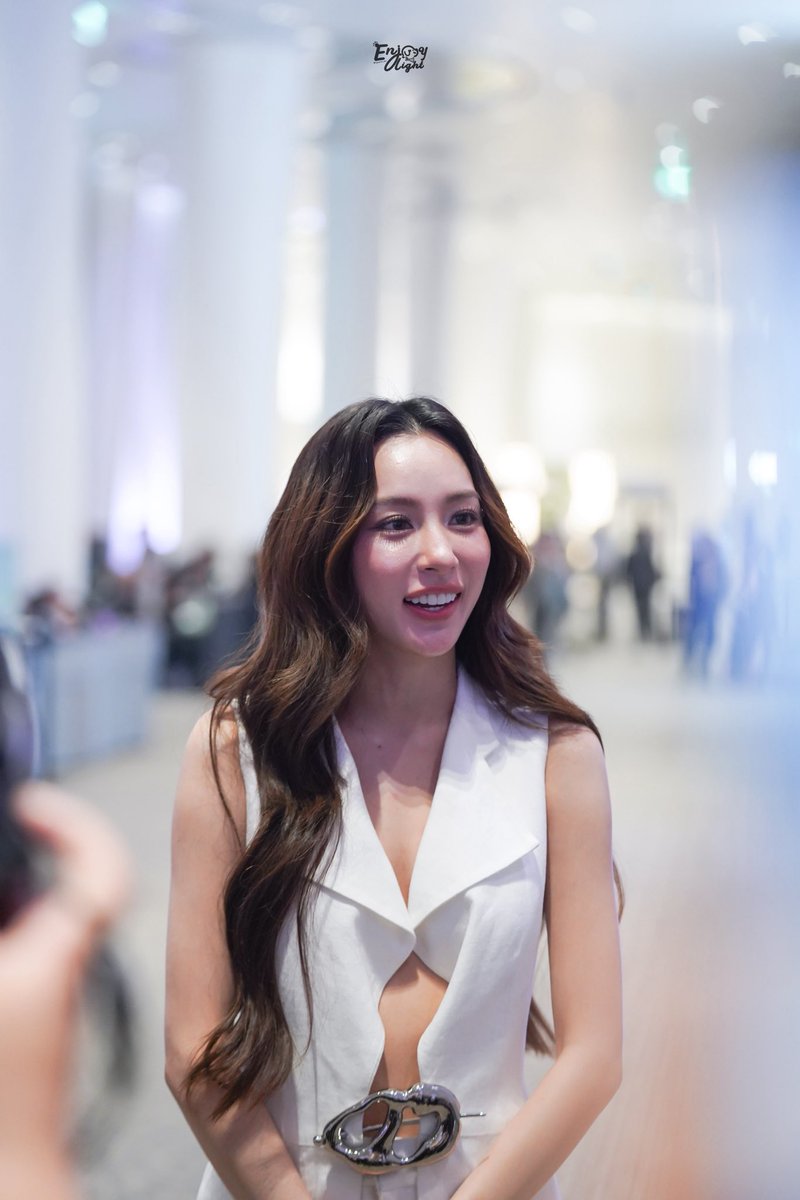 EnjoyLight tweet media