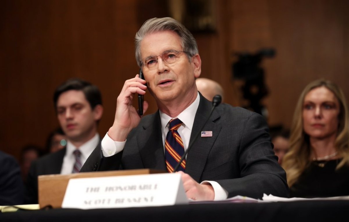 hilarious tweet media