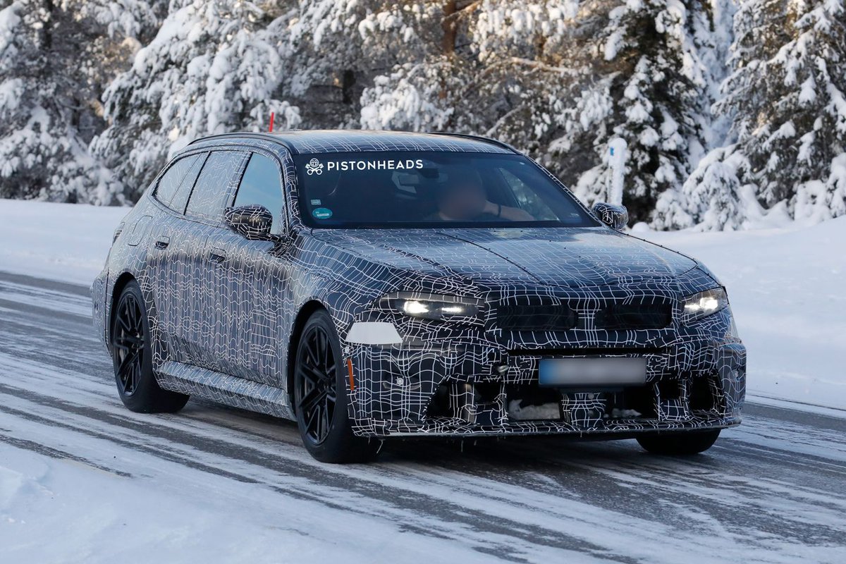 EmiruGoji tweet media