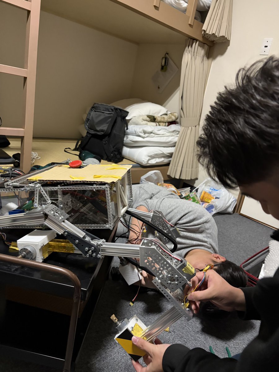 tuis_SaitoLab's tweet photo. 鳥取ローバーの機体調整中です
#鳥取ローバーチャレンジ https://t.co/EWeLfjqSZ0