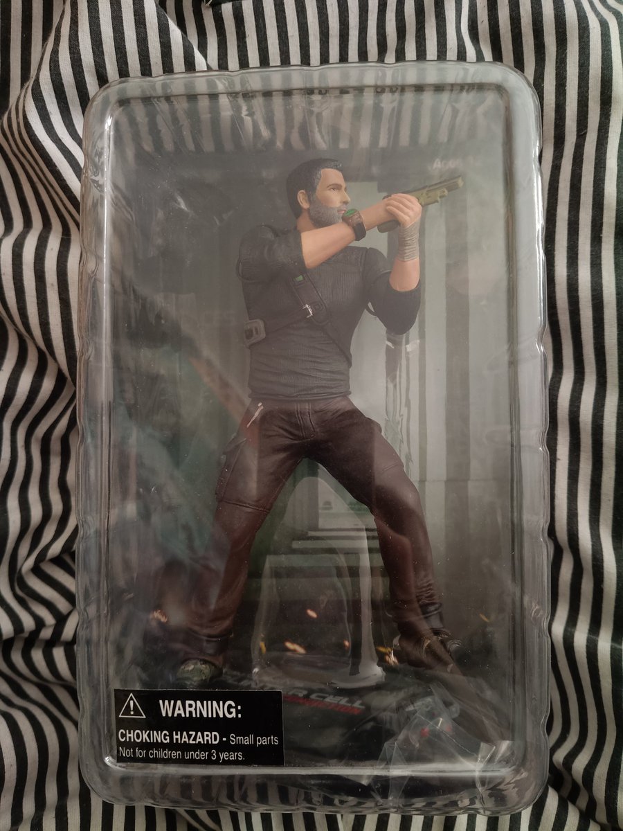 AbsolKyu's tweet image. My husband arrived but I'm scared to let him free #samfisher #splintercell #zero