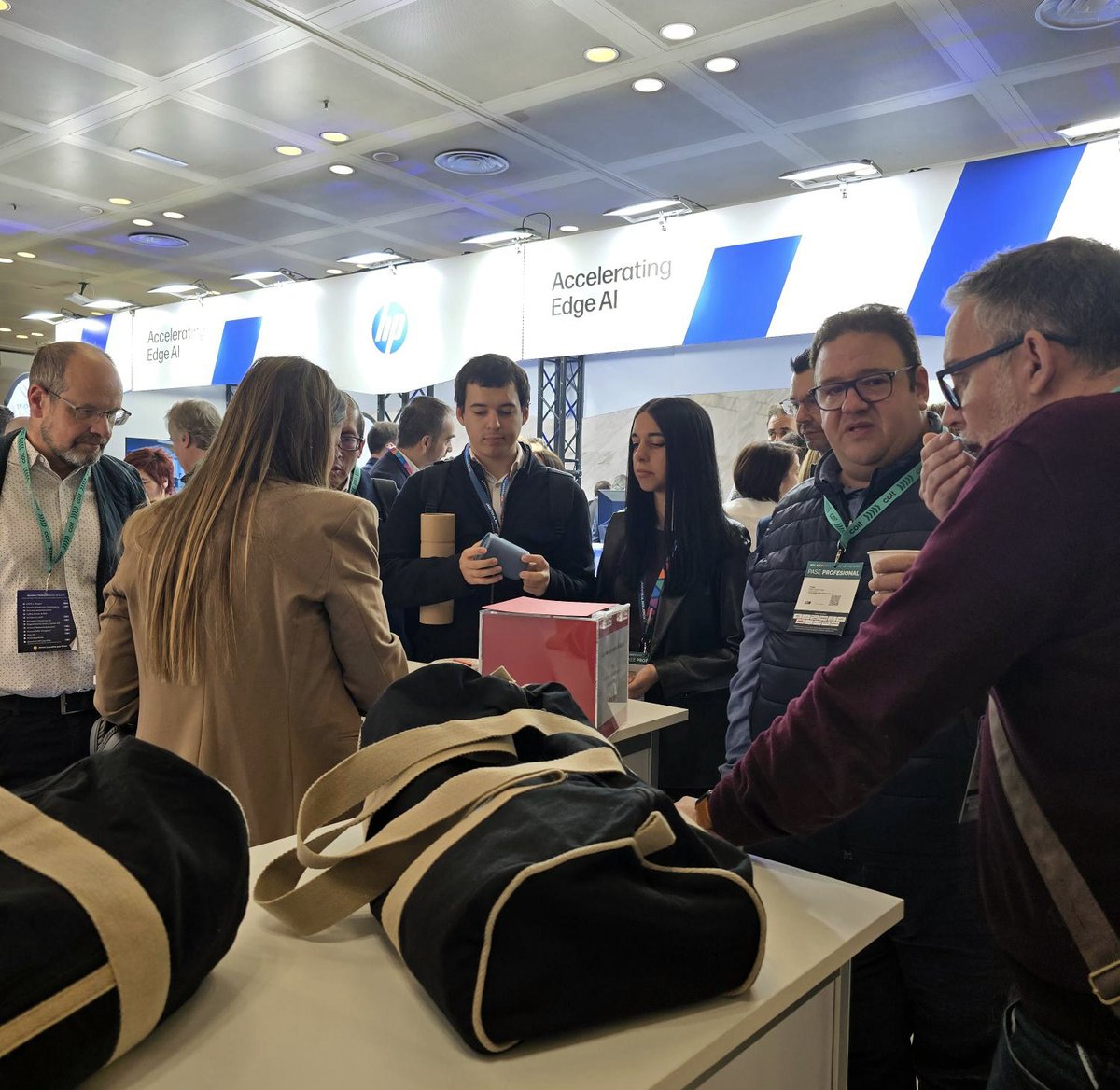 ricohspain's tweet photo. Seguimos en #ASLAN2026 compartiendo conversaciones con clientes sobre la #IA, la infraestructura y cómo evitar fugas de información. 
¡Pásate por nuestro stand AI23! Nos encantará conectar con profesionales, partners y clientes para seguir impulsando la transformación digital. https://t.co/s40oXGxPW9