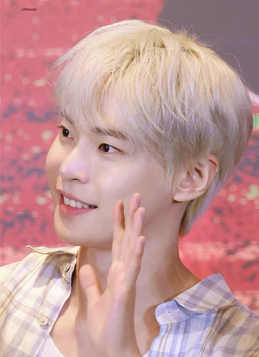 。
  ｏ
    ○
╭◜◝  ͡  ◜  ͡  ╮      ╭◜◝  ͡  ◜◝  ͡  ◝╮
(          i           )    (         miss           )
╰◟◞  ͜  ╭◜◝  ͡ ◜◝  ͡  ◝  ͡  ╮◞◟◞ ╯
 　 　  (     doyoung  ♡   )
 　　    ╰◟◞  ͜  ◟◞  ͜  ◟◞ ╯