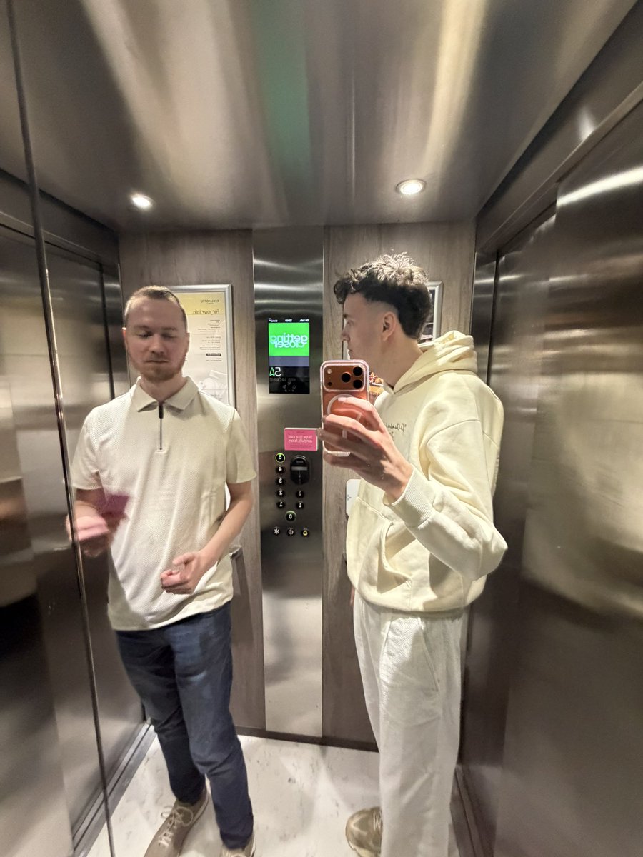 Stevenchy tweet media