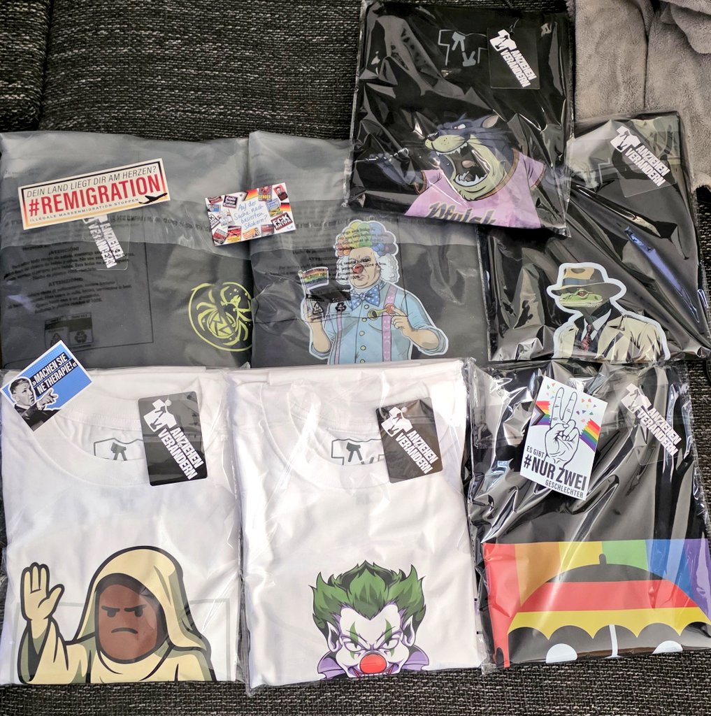 WanderAsi tweet media