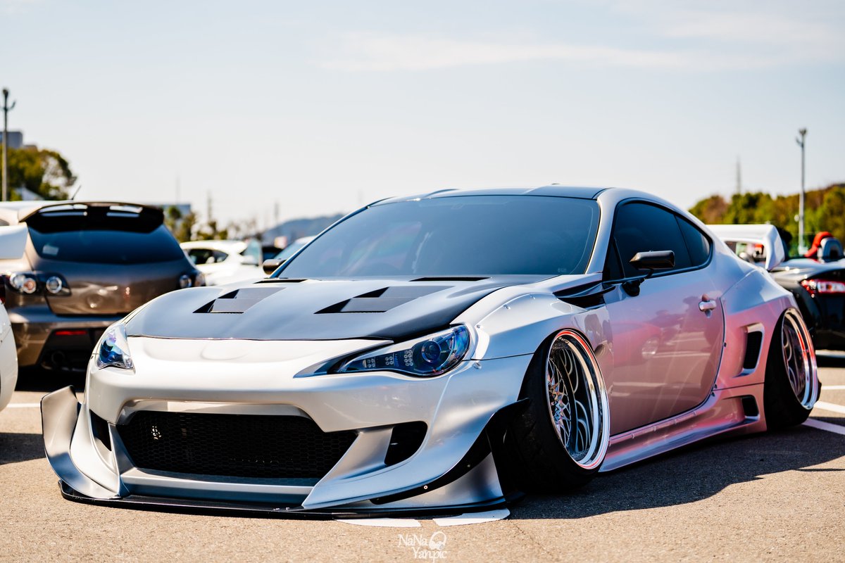 ななやん tweet media