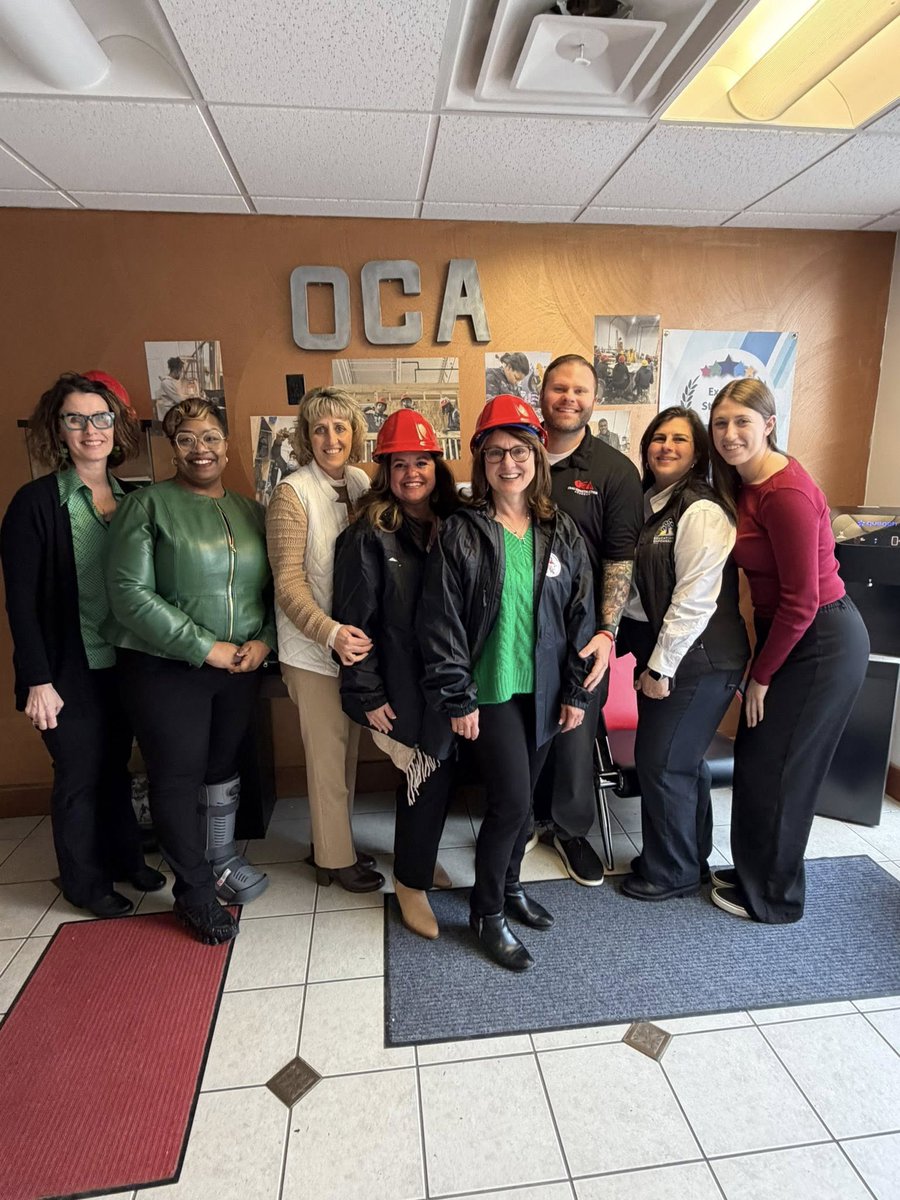 EEGschools's tweet photo. Collaboration across states 💪

Our South Carolina team spent time in Ohio touring our Ohio Construction Academy campus, connecting with staff, and bringing back ideas to strengthen their schools. Love seeing this teamwork in action! #EEGSchools #Teamwork #GoSharks https://t.co/GPqrm84YQH