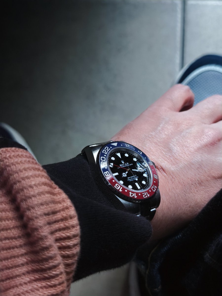 truesunkid's tweet photo. 腕時計ももちろんかっこいいんですが、スマホのカメラがやばい
#ROLEX #GMTマスター2 #126710BLRO #GMTマスター2ペプシ
#その写りライカ 
#Xiaomi 
#leitzphone https://t.co/owuvTdGLg9