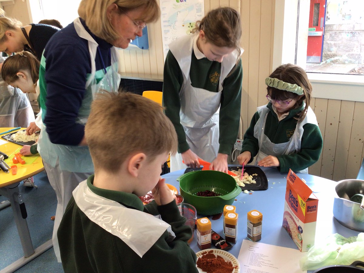 Crathie_School's tweet photo. “Best school day this year!” Was a quote from one of our pupils after our venison cookery lesson. The pupils prepared &amp; cooked everything themselves &amp; it was delicious. Thank you to Marr Area Partnership and Lauren from Glenkilrie Larder for this opportunity. #focusing https://t.co/46EXDscmkH