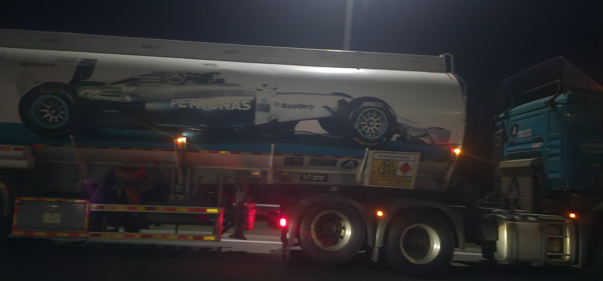 ゼイン tweet media