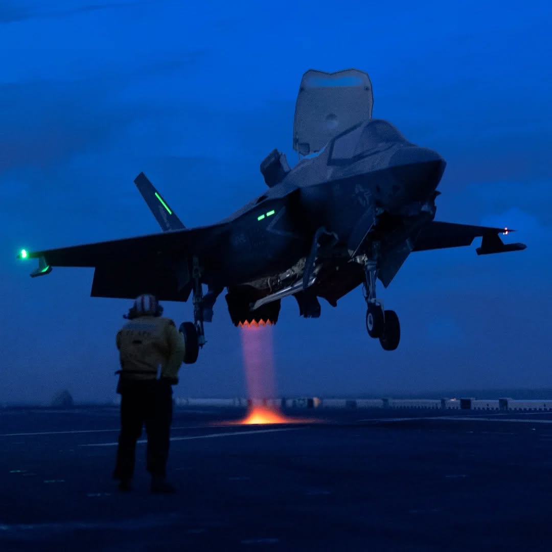 BLackgold_5's tweet photo. Describe one word 
F-35 https://t.co/u2c1UbH1wp