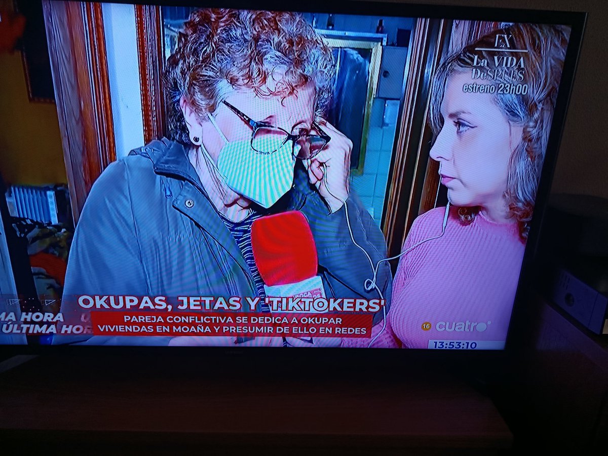 Está energúmena se llama Leticia Santos Paz del BNG y es la alcaldesa de Moaña (Pontevedra). Ella es una de las culpables de la lamentable situación que está viviendo Nieves en su casa por culpa de una pareja de okupas. #EnBocaDeTodos18M