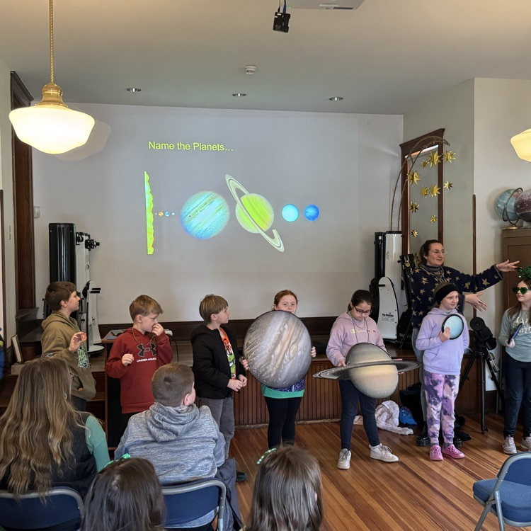 LocustCorner's tweet photo. LCE 3rd graders had a blast exploring the solar system at the Cincinnati Observatory today! Students learned how scientists use telescopes to observe planets, stars, and more. It was a fun day of discovery and learning! https://t.co/yu8K0xOO0d