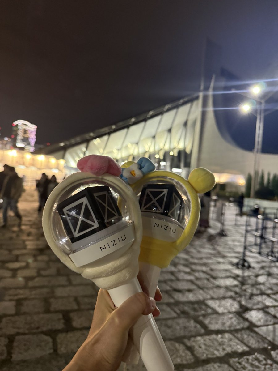halppi1's tweet photo. リオちゃんがいきなり
がんばるぞ頑張るぞがんばるぞー！
って通例みたいに言い出したの可愛いすぎてよかった
今日もNiziUちゃんは天使でした。
幸！！ https://t.co/9Rnm6EuIYr