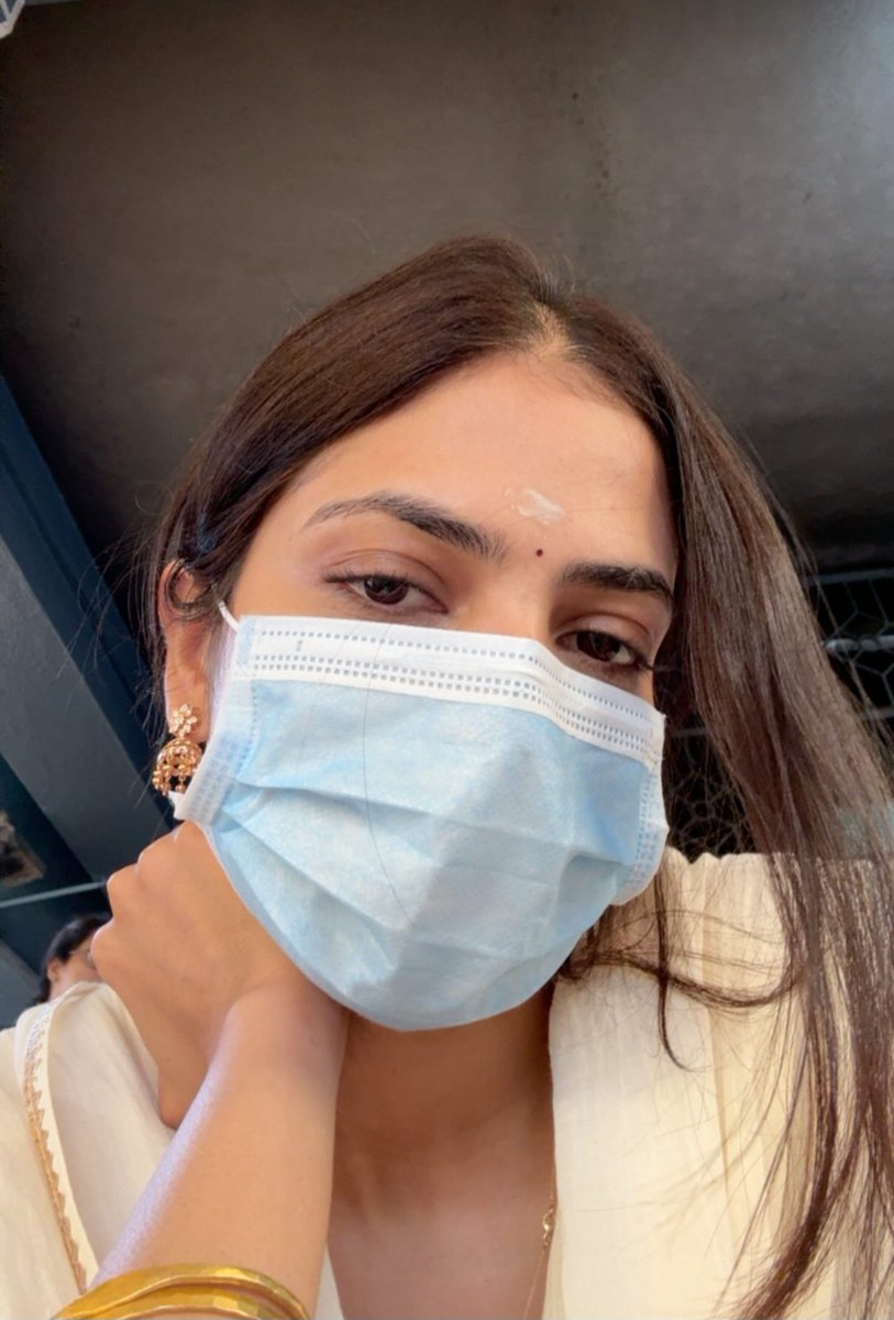 TheLooveMaker's tweet photo. All pain and struggle of the day ends with just one pic 🥹✨️💯

#MalavikaMohanan https://t.co/hEYcgn0rBo