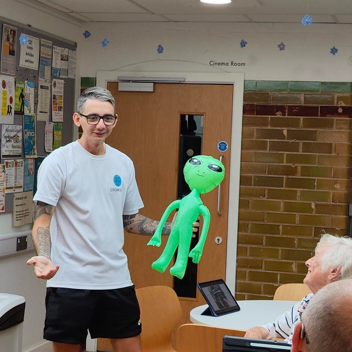 digi_kick's tweet image. Ever wondered what 'practical training' really means? It's all about learning by doing!  Instead of just theory, practical training focuses on hands-on application, giving you the real-world skills you need to succeed. #PracticalSkills #TheDigiWay #RealWorldLearning