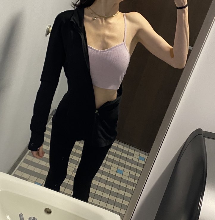 tonia 🫐 tweet media