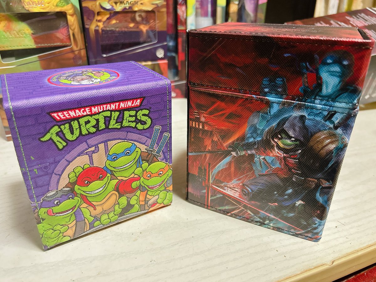 【宣伝】
スポンサードいただいているUltimate Guard様より、『ミュータント タートルズ』各種サプライのサンプルをご提供いただきました☺️いつもありがとうございます❗️

どれもデザインいいけど、特にデッキケース2つがめちゃ可愛い&amp;カッコいいので、今週末から早速使っていきますよー🐢🐢🐢
#PR