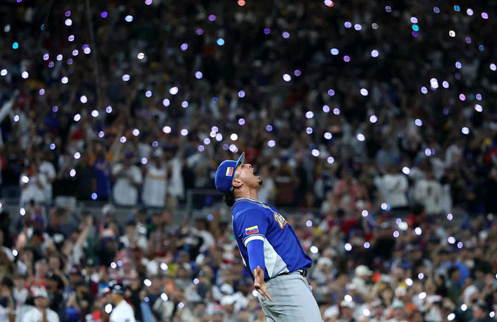 #Venezuela conquista el título más importante de su historia en el béisbol internacional radioguantanamo.icrt.cu/venezuela-conq… #Cuba  Desde #Guantánamo felicitamos a ese gran equipo...