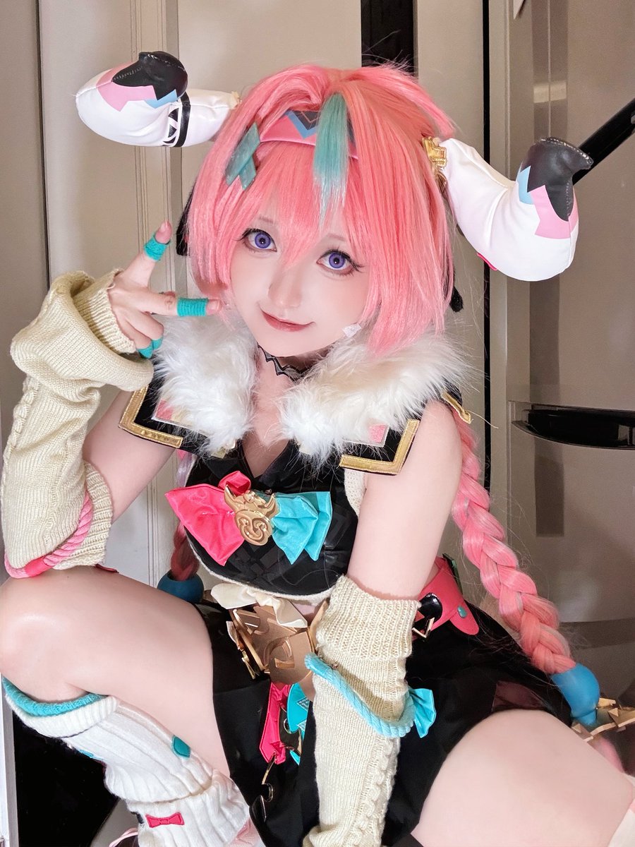 ccindy0717's tweet photo. #cosplay #GenshinImpact  #varesa https://t.co/xGKG44KCQc