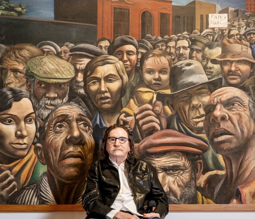 jmditeodoro's tweet photo. Antonio Berni lo pintó frente a la depresión económica del 30 y la situación de los trabajadores, Charly hoy posa con ella. https://t.co/2ZMuHzjM9r
