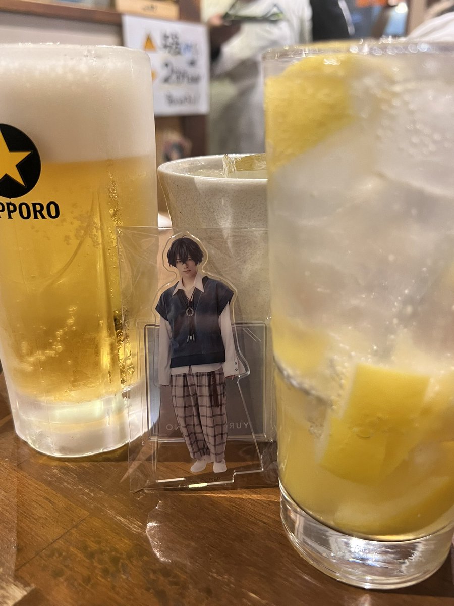 yukko_junon's tweet photo. 舞台 「ブレイクマイケース」観てきた！
眼鏡とオペラグラス忘れてしもて、ぼんやりしか見えず…
たけるの兼役を探すのも諦めてたけど、あのシーンだけは声でハッキリ分かった！JUNONの配信で一番盛り上がったあの日のクオリティそのものだった😂 千穐楽は絶対👓忘れない…
ネタバレしちゃうので🤐 https://t.co/N8xjsaBT7M