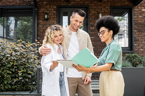zensurance's tweet image. Becoming a landlord for the first time? It’s more than collecting rent

Our guide shares:

✔️ Tenant screening tips &amp;amp; renters rights
✔️ Risks new landlords miss
✔️ How insurance protects rental income

👉 ow.ly/ULAe50YvN0X 🏘️

#LandlordInsurance #LandlordGuide #LandlordTips