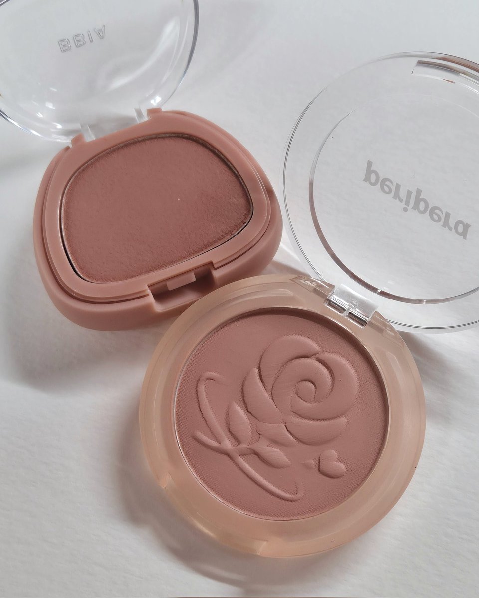 진짜 둘 다 ㄴㅁ 궁금해서 ㅁㅊ겟슨
사실 손발색 해보겟다고 문질문질해서 양각이 날라가긴 햇지만? 그치만ㅠㅠㅠ 얼굴에 올리는건 다르죠 ㅋㅋ